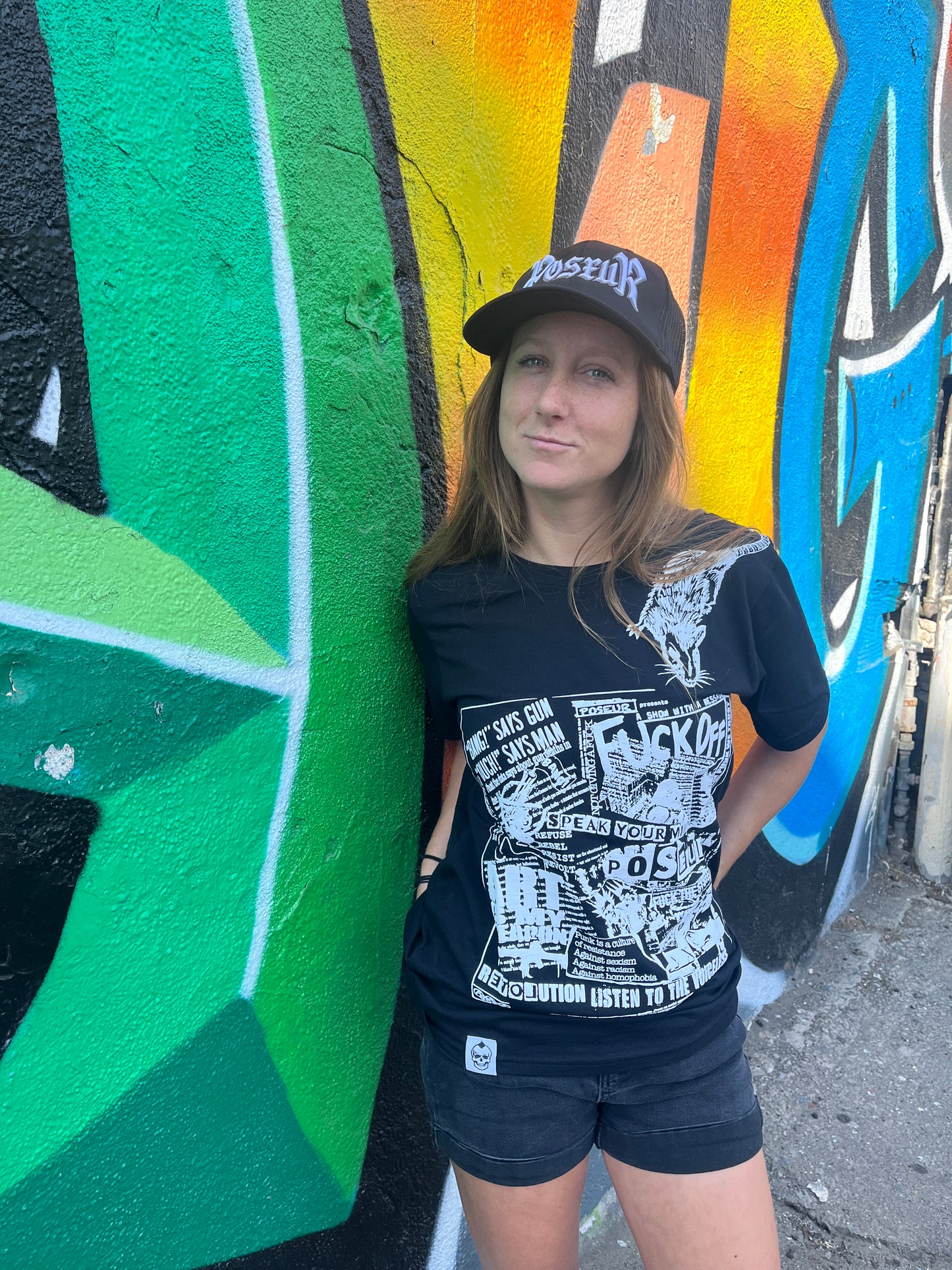 SNIFFIN' GLUE T-SHIRT BLACK