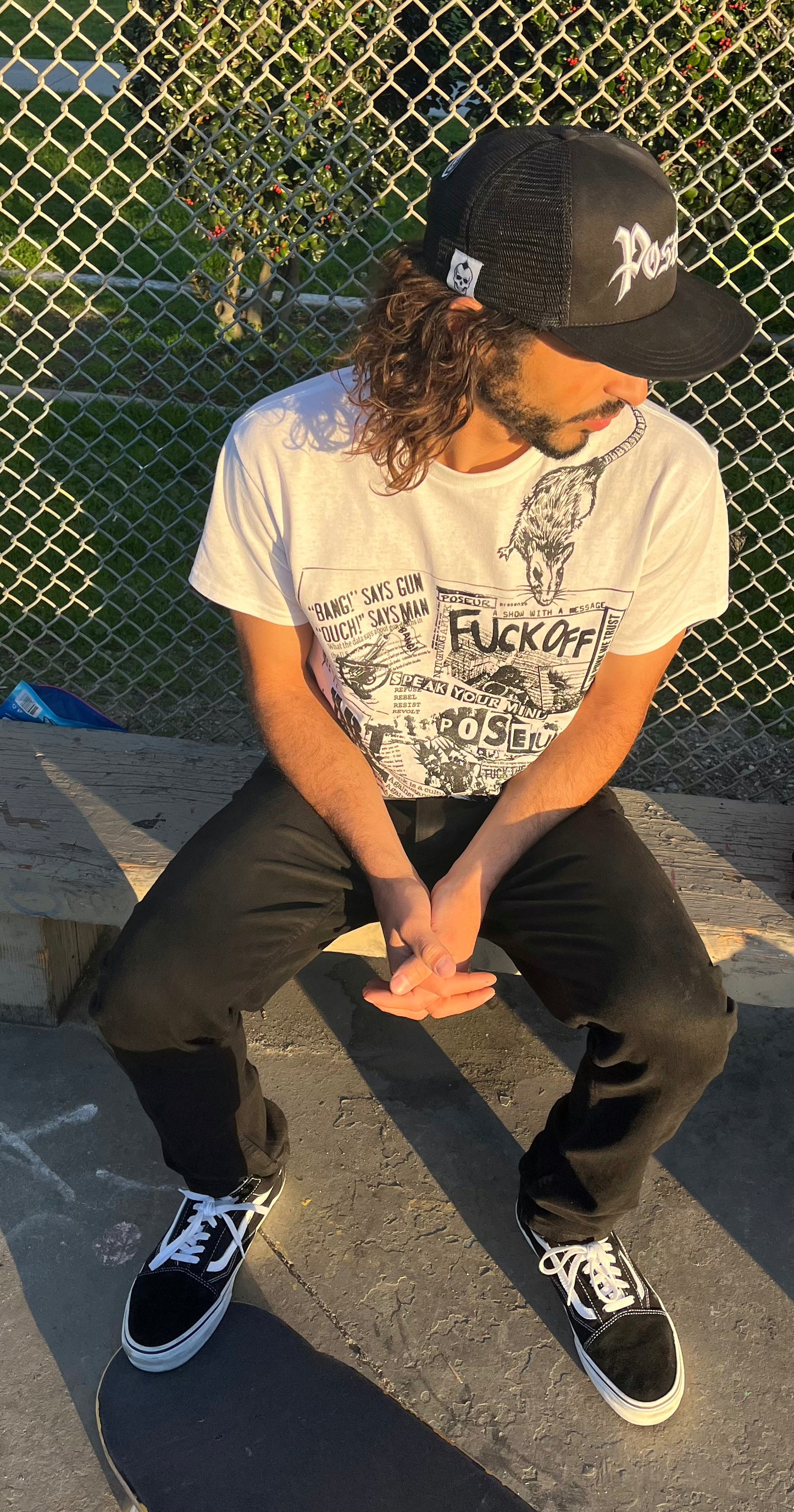 SNIFFIN' GLUE T-SHIRT GRAY