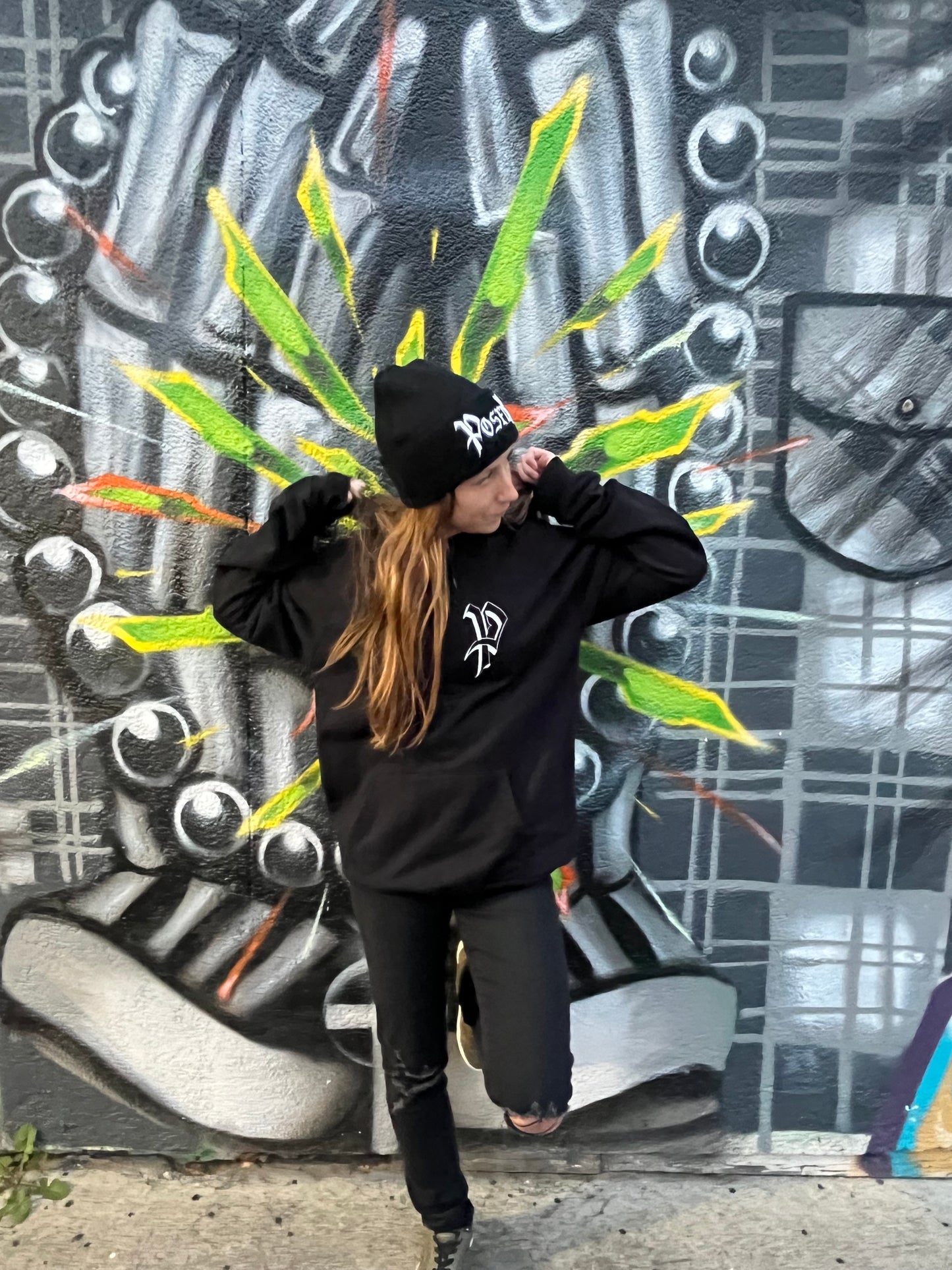 POSEUR LIGHTWEIGHT HOODIE BLACK