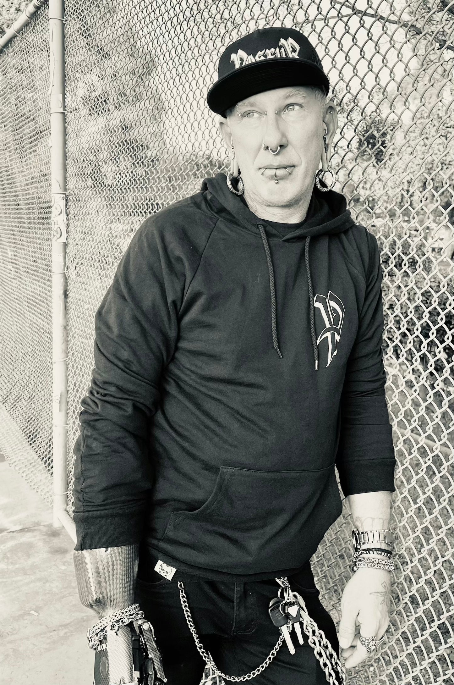 CROSS CULTURES LIGHTWEIGHT HOODIE BLACK